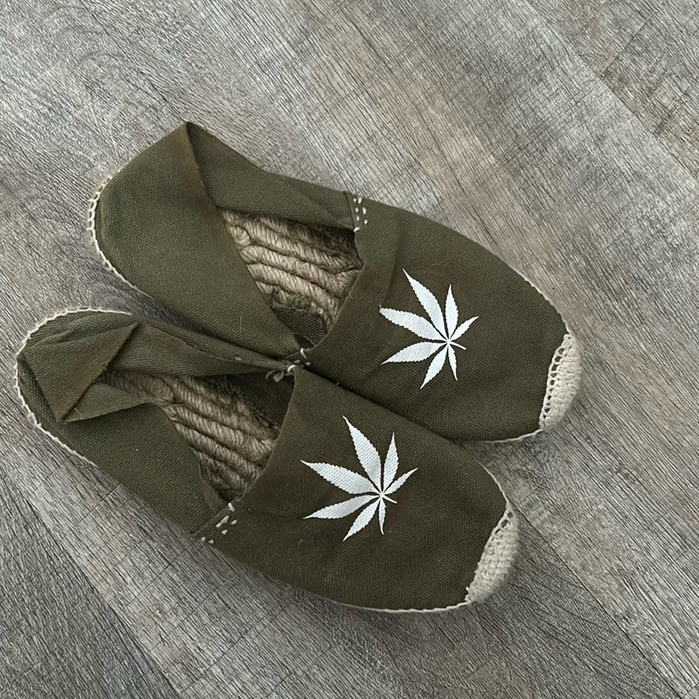 Hemp slip-ons